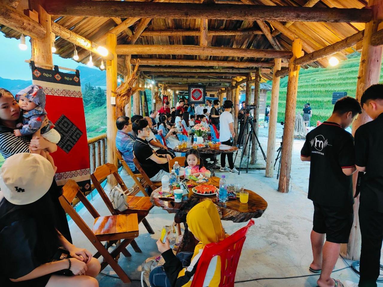 Hmong Wooden Home سابا المظهر الخارجي الصورة